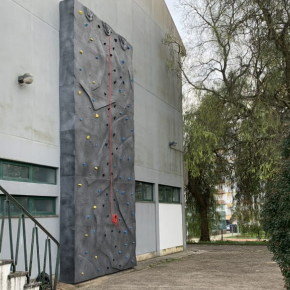 Paredes de escalada em fibra de vidro para usar ao ar livre